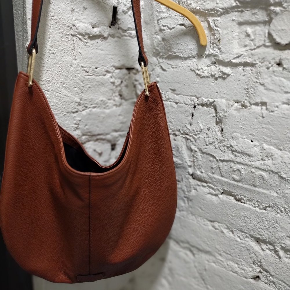 VINCE CAMUTO LEATHER SHOULDER BAG